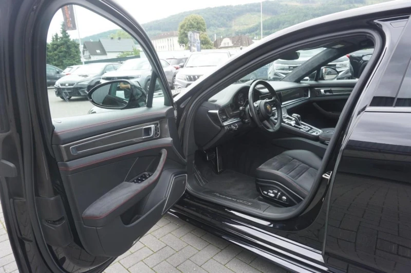 Porsche Panamera GTS* PANO* HEAD-UP* BOSE* , снимка 8 - Автомобили и джипове - 52479698