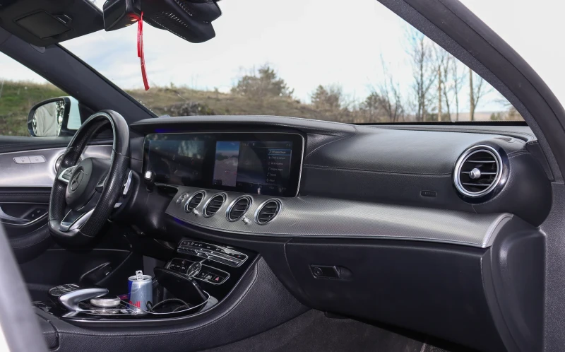 Mercedes-Benz E 350 d AMG Digital HUD, снимка 8 - Автомобили и джипове - 53420690