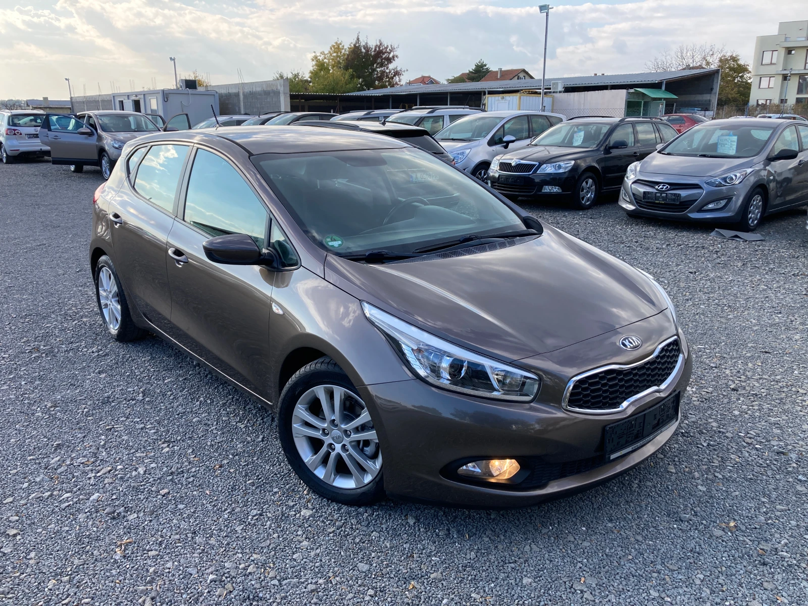 Kia Ceed 1.4 I - 100к.с 6 ск. - изображение 3