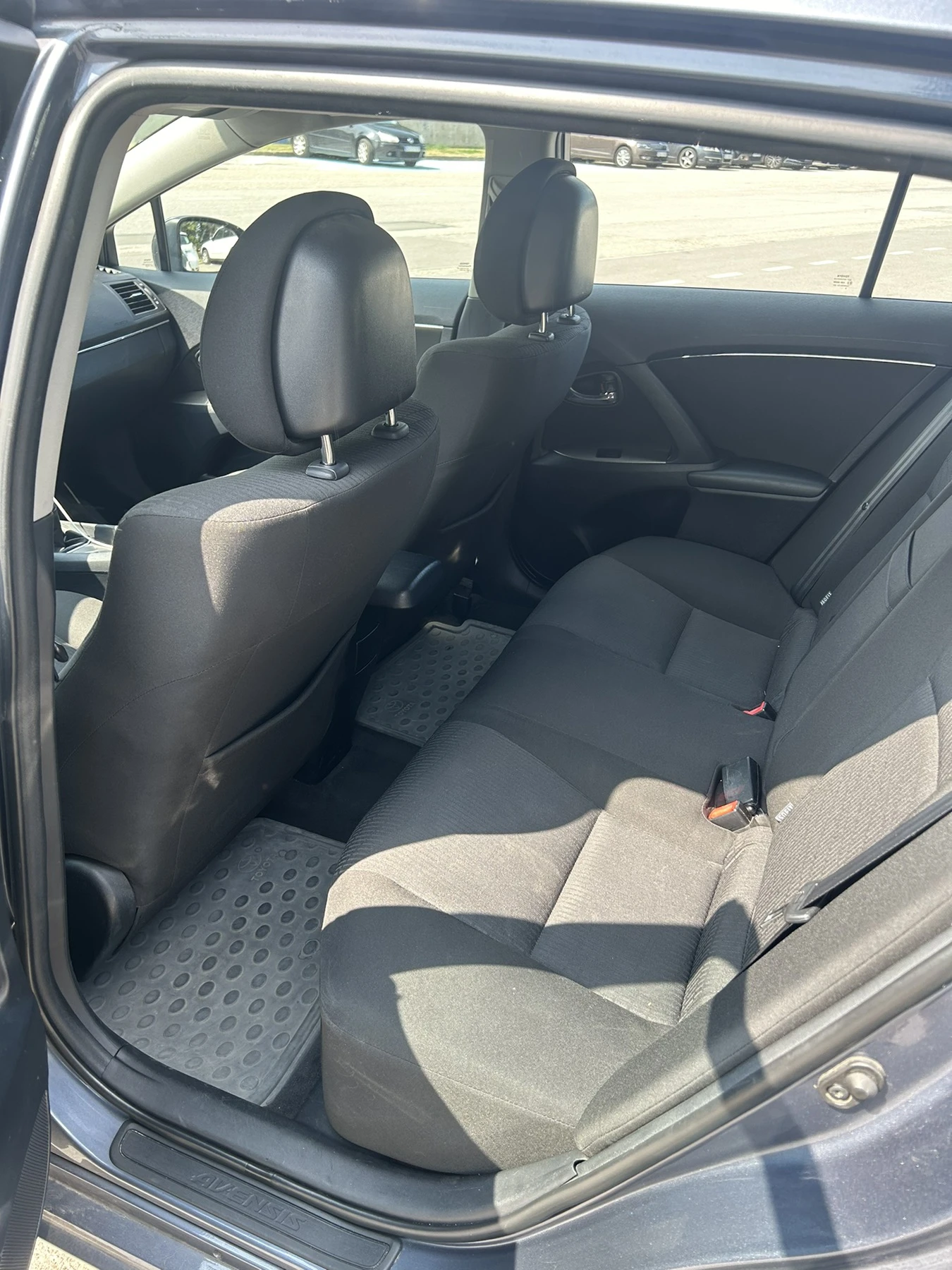 Toyota Avensis 1.8 147кс. - изображение 8