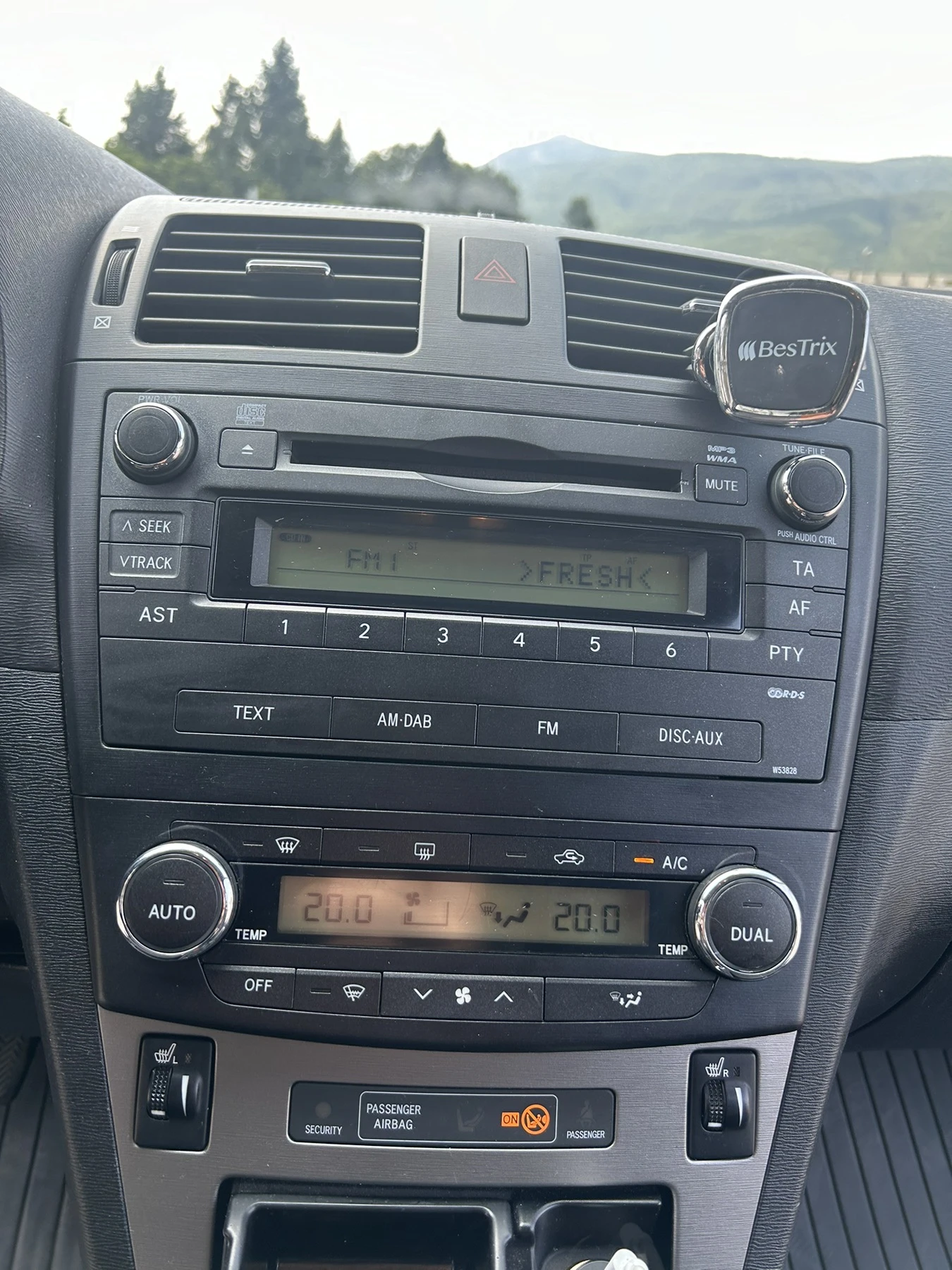 Toyota Avensis 1.8 147кс. - изображение 10