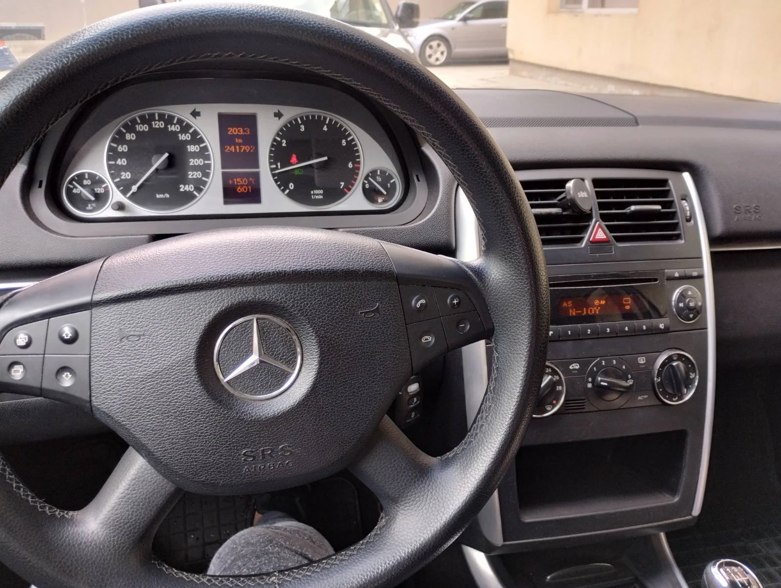 Mercedes-Benz B 200  - изображение 2