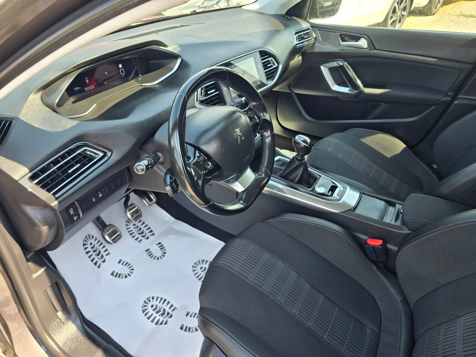 Peugeot 308 1.5HDI-131k.c-FACE-NAVI - изображение 9
