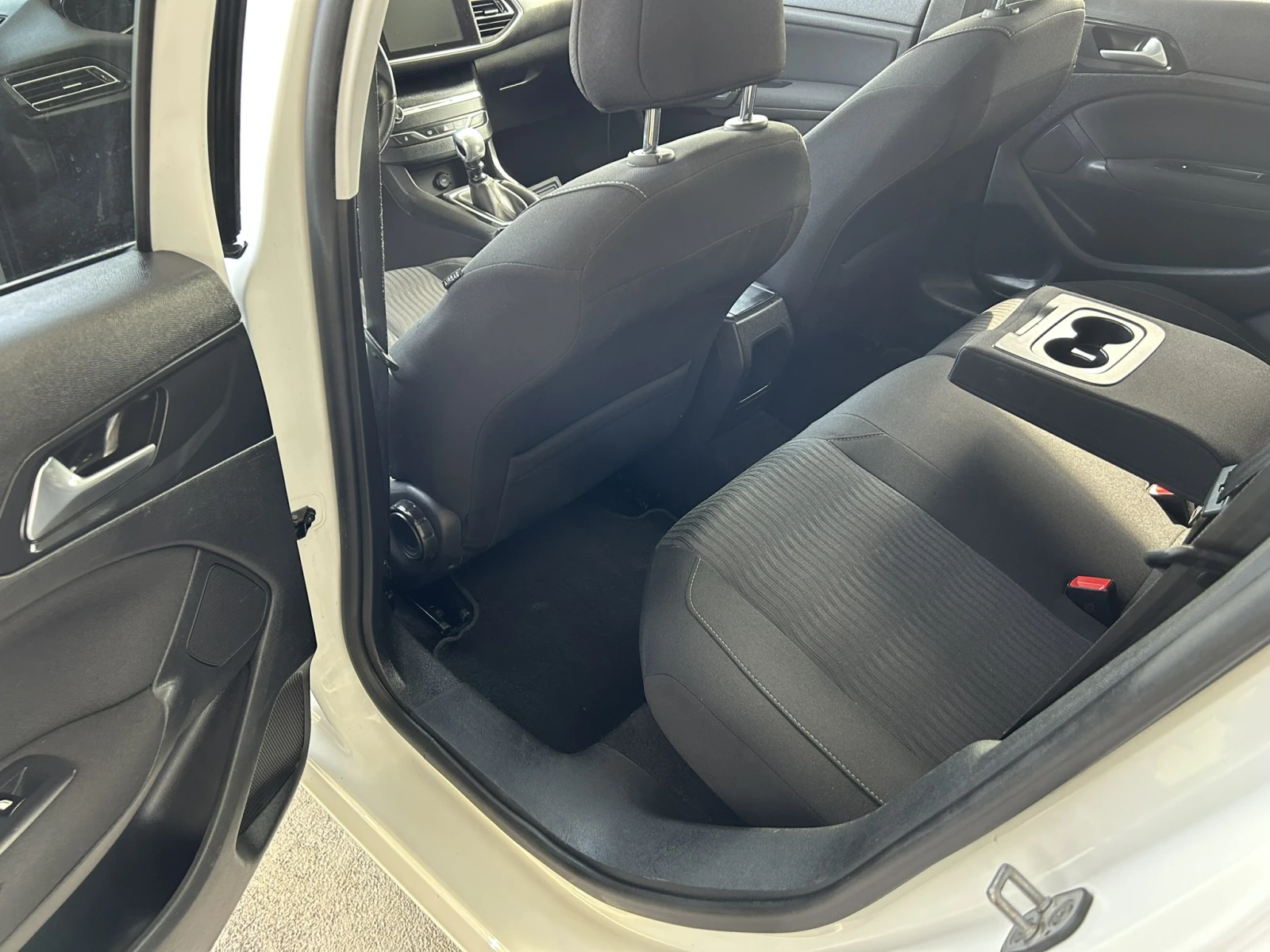 Peugeot 308 1.6HDI/PANORAMA/NAVI/LED/EU6 - изображение 10