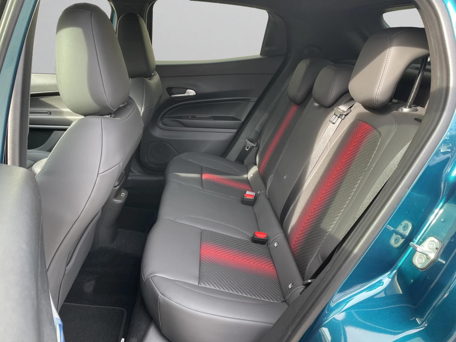 Alfa Romeo Junior IBRIDA Q4 1.2 48V-Hybrid 145 hp 6-DCT | Mobile.bg � ����������� 13