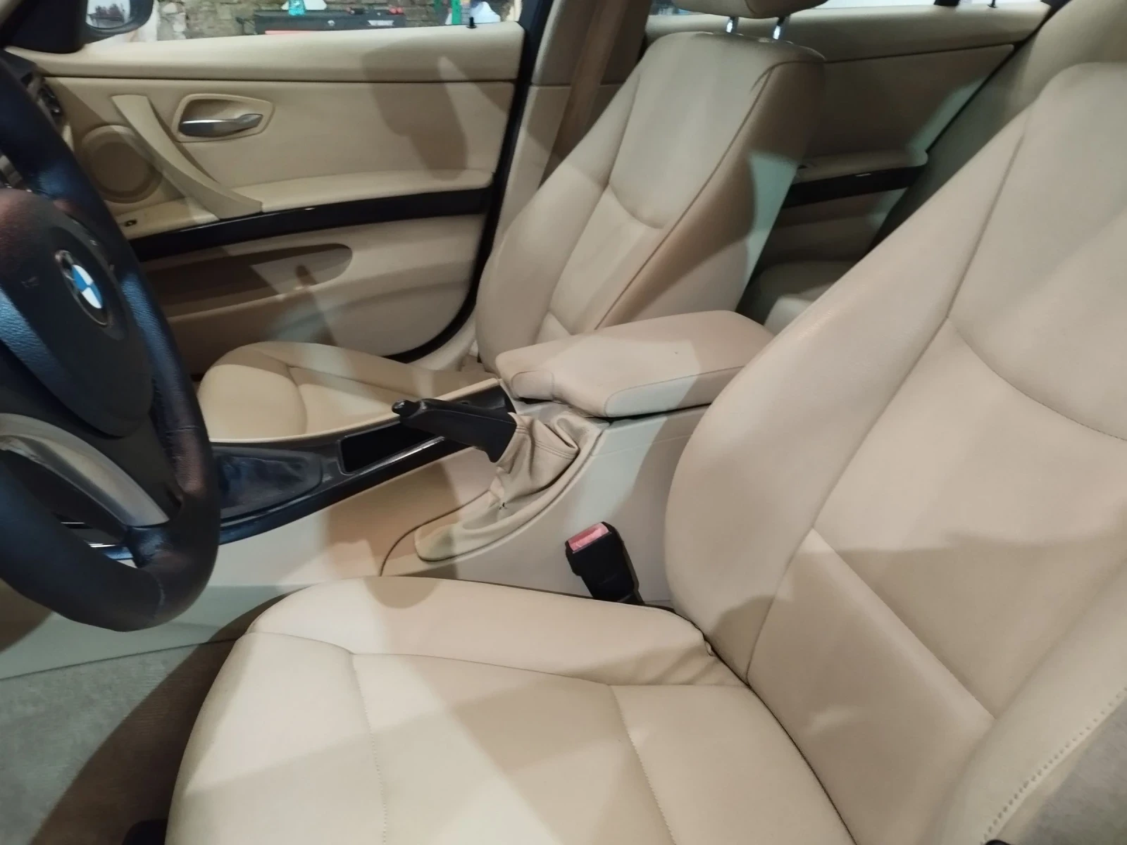 BMW 320 FACELIFT , снимка 12 - Автомобили и джипове - 53914235