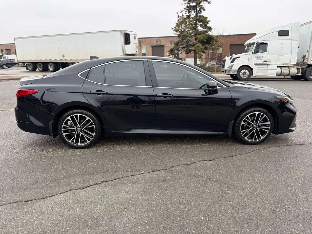 Toyota Camry / DISTRONIC / JBL / 360 / К, снимка 3 - Автомобили и джипове - 54078276