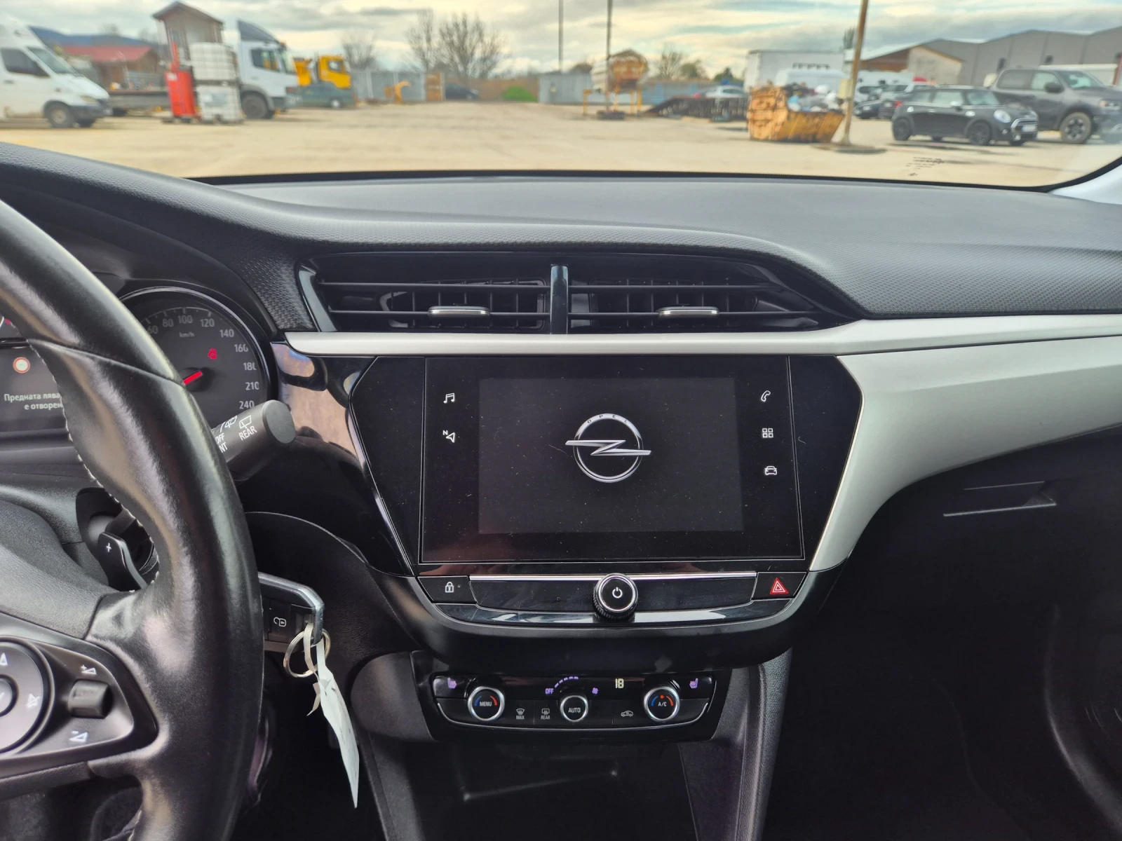 Opel Corsa Перфектна, снимка 12 - Автомобили и джипове - 54086708