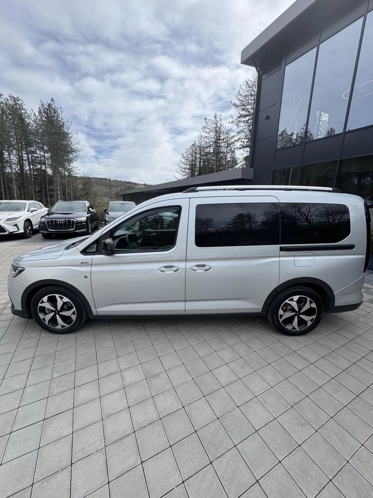 Ford Tourneo Connect ACTIVE 6+ 1, снимка 4 - Автомобили и джипове - 54125520