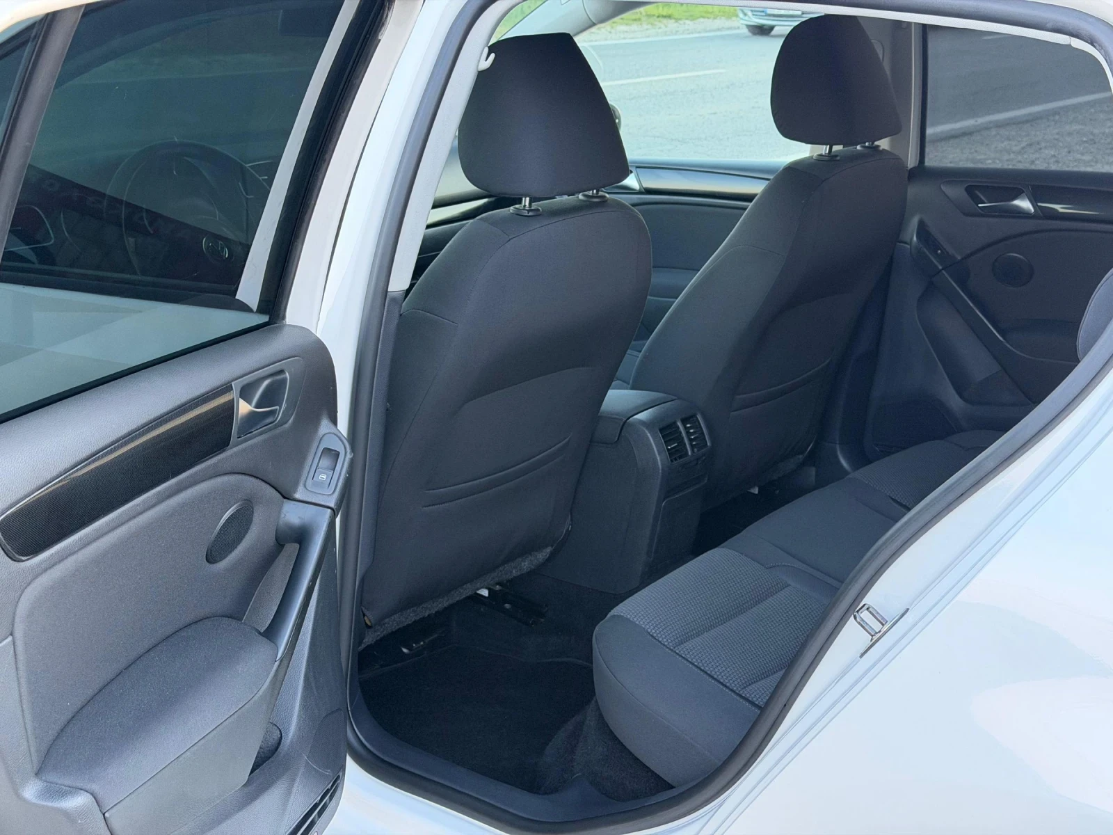 VW Golf 1.6TDI 105k.s ������ | Mobile.bg � ����������� 10