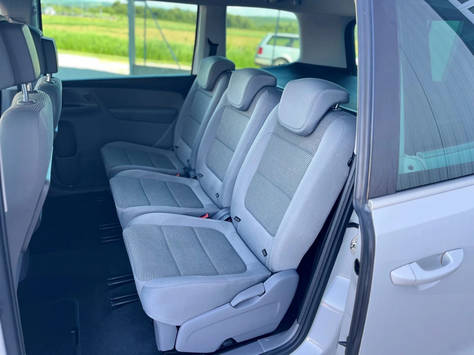 VW Sharan 2.0TDI 140ps, снимка 6 - Автомобили и джипове - 54704050