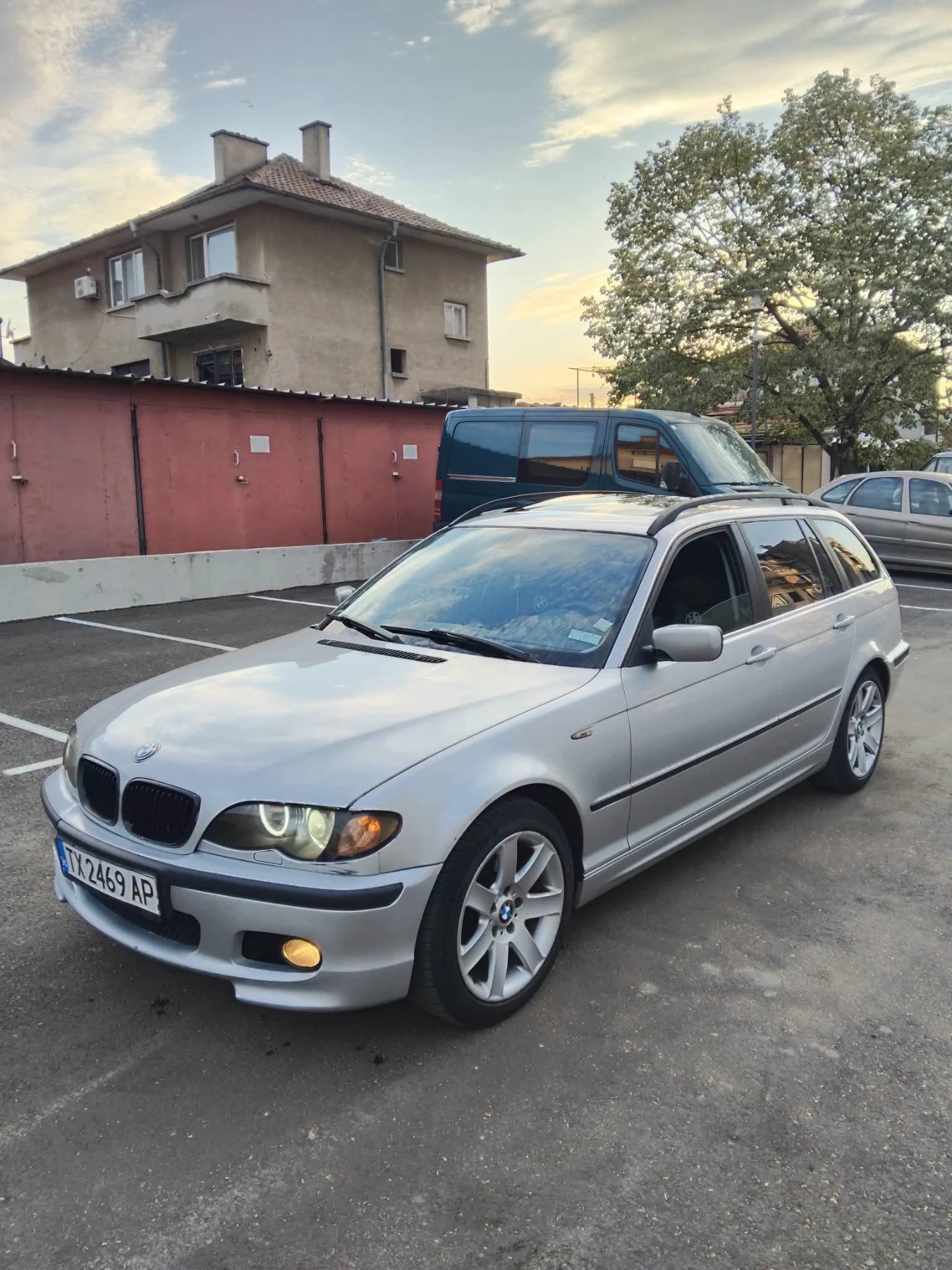 BMW 320, снимка 2 - Автомобили и джипове - 55039960