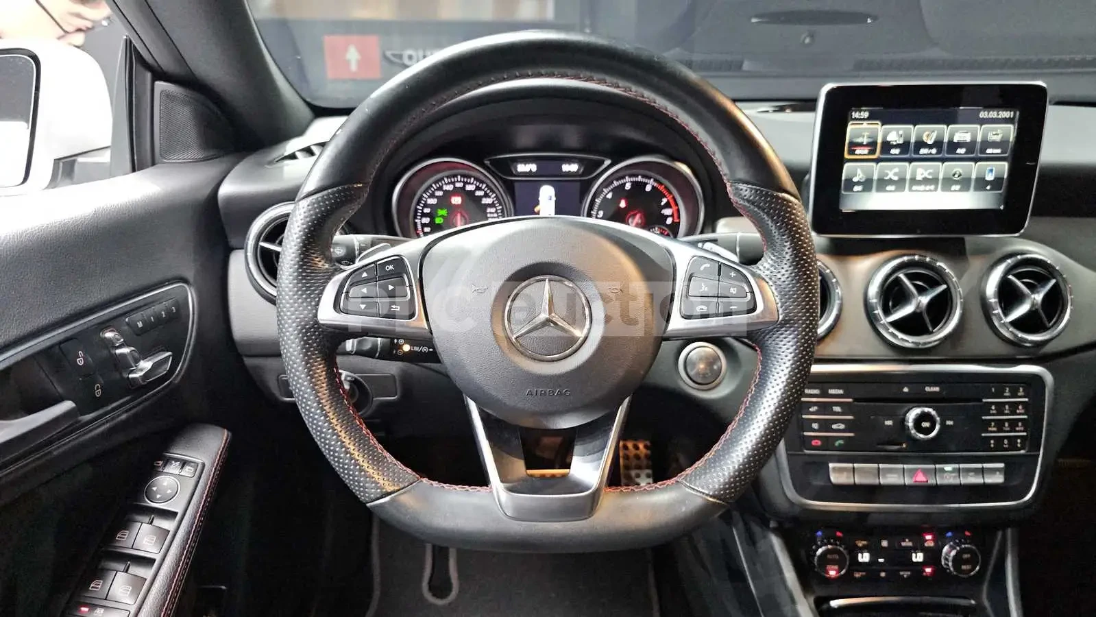 Mercedes-Benz CLA 220 4MATIC AMG LINE !УНИКАТ!FULL!ПАНОРАМА, снимка 11 - Автомобили и джипове - 55067025