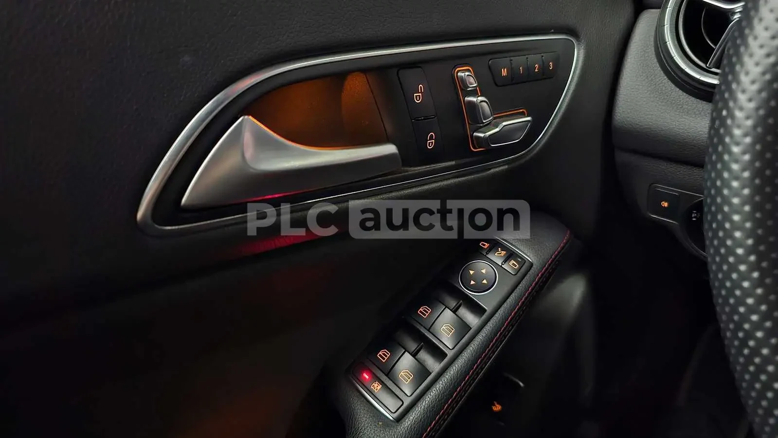 Mercedes-Benz CLA 220 4MATIC AMG LINE !УНИКАТ!FULL!ПАНОРАМА, снимка 17 - Автомобили и джипове - 55067025