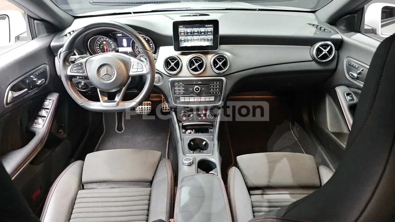 Mercedes-Benz CLA 220 4MATIC AMG LINE !УНИКАТ!FULL!ПАНОРАМА, снимка 6 - Автомобили и джипове - 55067025