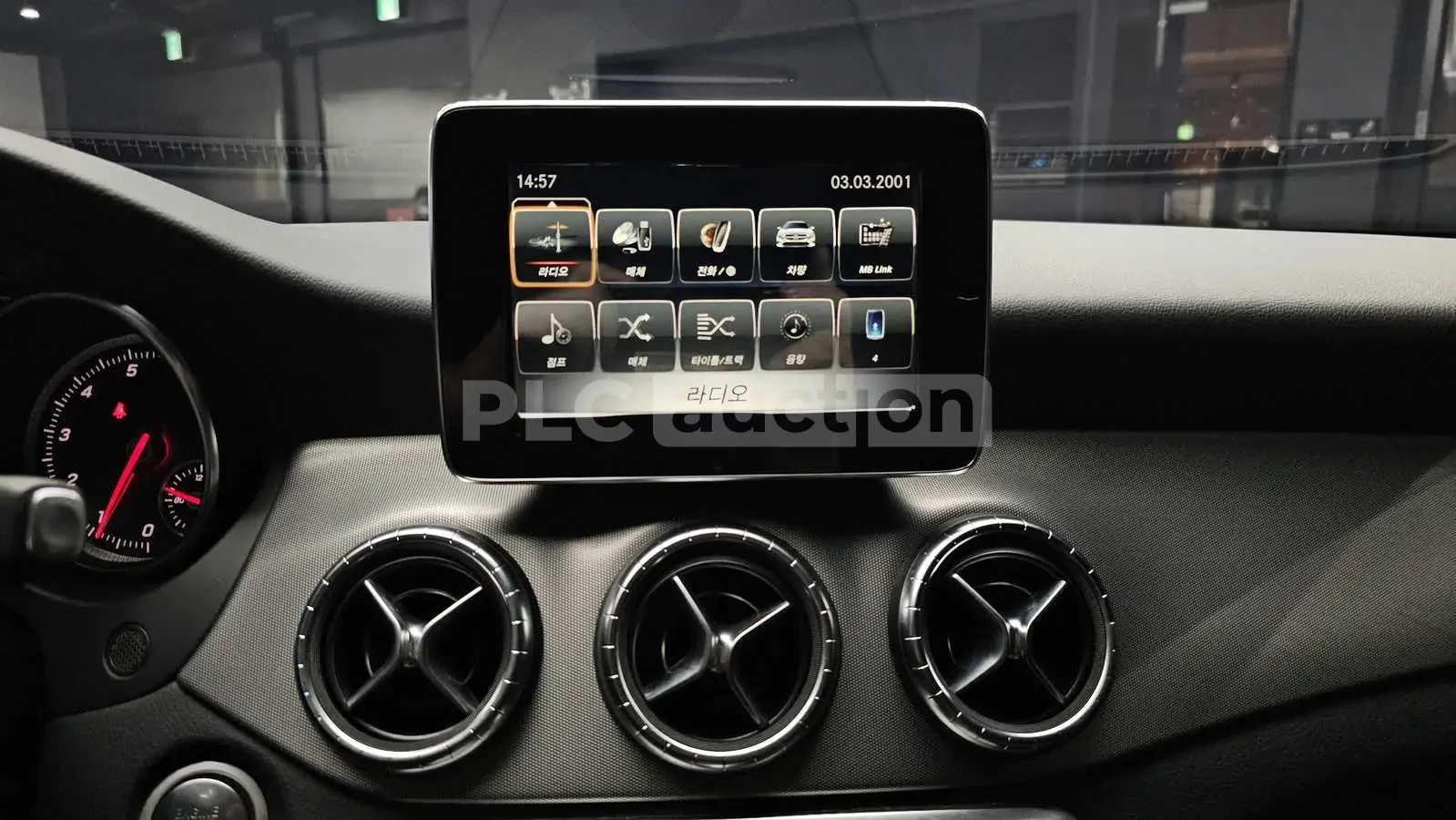 Mercedes-Benz CLA 220 4MATIC AMG LINE !УНИКАТ!FULL!ПАНОРАМА, снимка 13 - Автомобили и джипове - 55067025