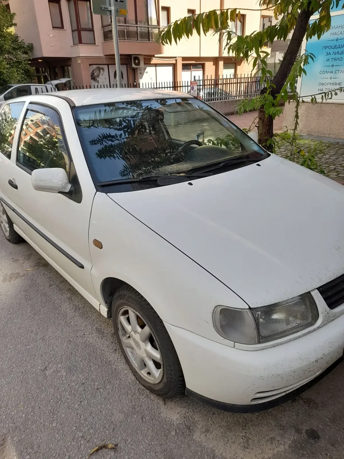 VW Polo 1.0, снимка 2 - Автомобили и джипове - 55158373