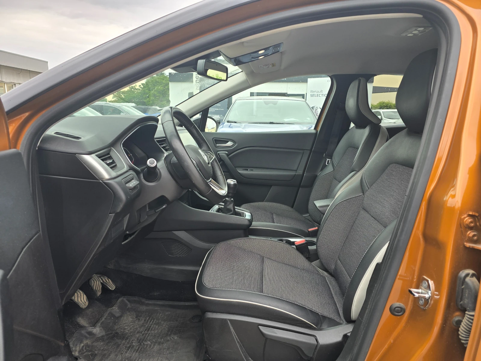 Renault Captur 1.3 Tce Intens, снимка 6 - Автомобили и джипове - 55407214