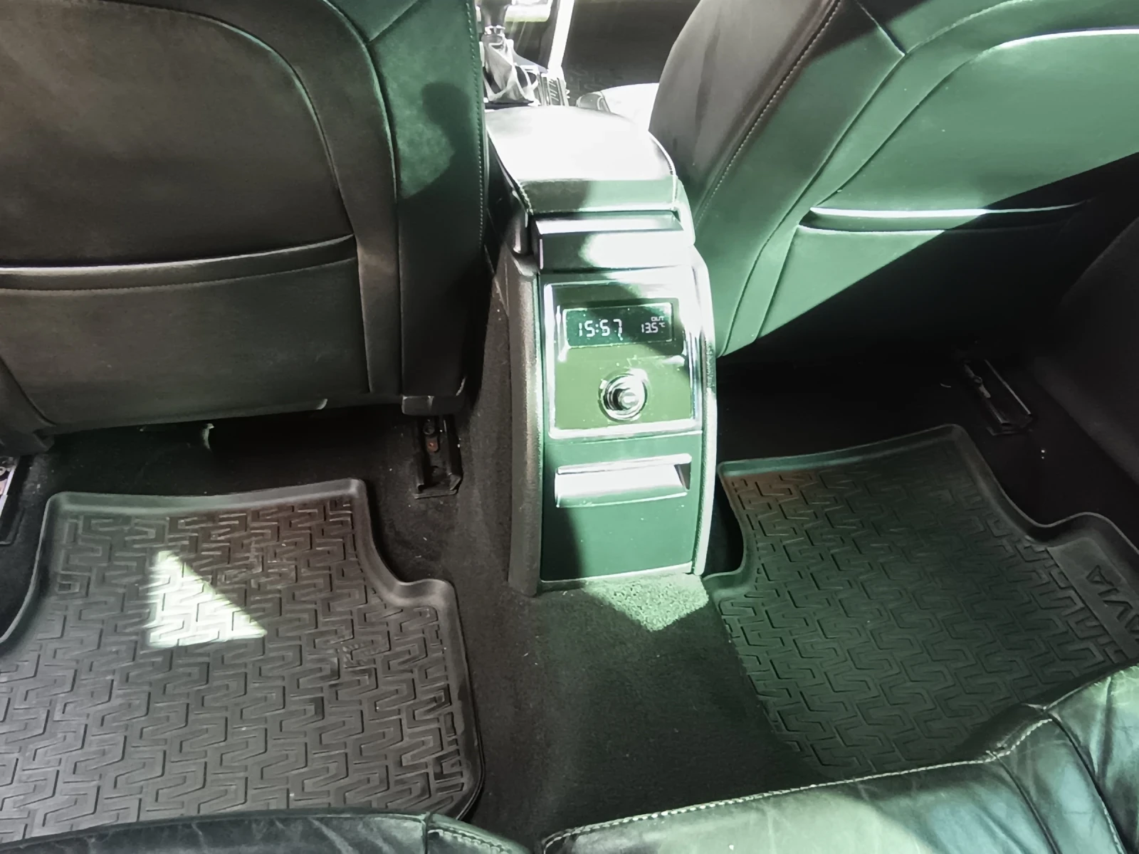 Skoda Superb 2.0tdi, снимка 12 - Автомобили и джипове - 56226900