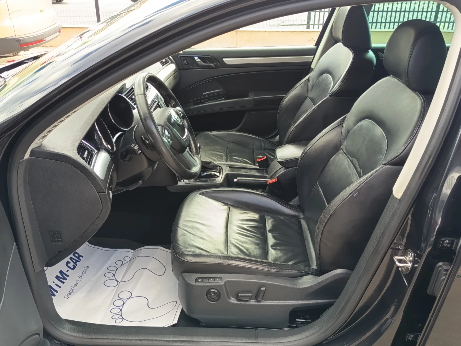 Skoda Superb 2.0tdi, снимка 8 - Автомобили и джипове - 56226900