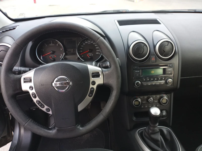 Nissan Qashqai, снимка 9 - Автомобили и джипове - 45405416