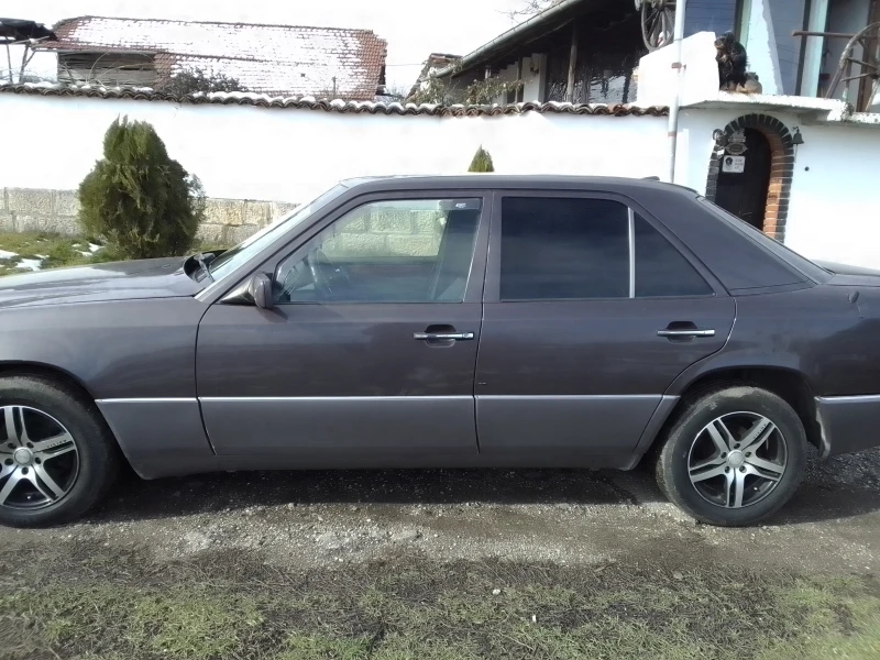 Mercedes-Benz 250 D, снимка 4 - Автомобили и джипове - 47248477