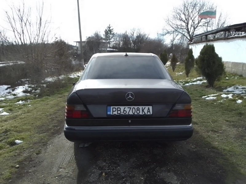 Mercedes-Benz 250 D, снимка 6 - Автомобили и джипове - 47248477