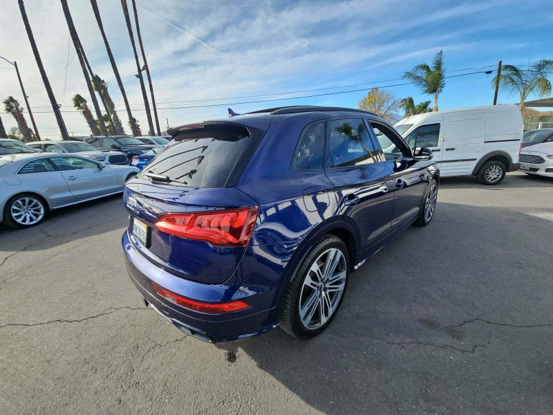 Audi SQ5 3.0T* PREMIUM* PLUS* ДИГИТАЛНО* ТАБЛО* ДИСТРОНИК* , снимка 2 - Автомобили и джипове - 48793140