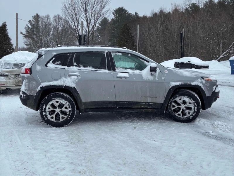 Jeep Cherokee * Trailhawk * ЦЕНА ДО БЪЛГАРИЯ* , снимка 3 - Автомобили и джипове - 52773745