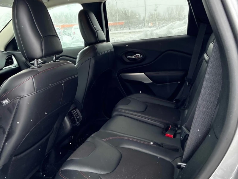 Jeep Cherokee * Trailhawk * ЦЕНА ДО БЪЛГАРИЯ* , снимка 16 - Автомобили и джипове - 52773745