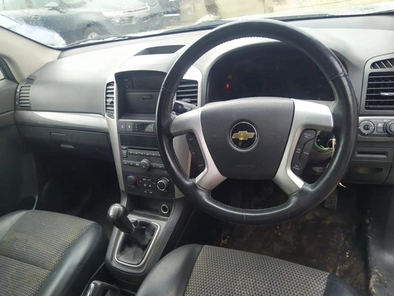 Chevrolet Captiva 2.0 дизел, снимка 11 - Автомобили и джипове - 35326147