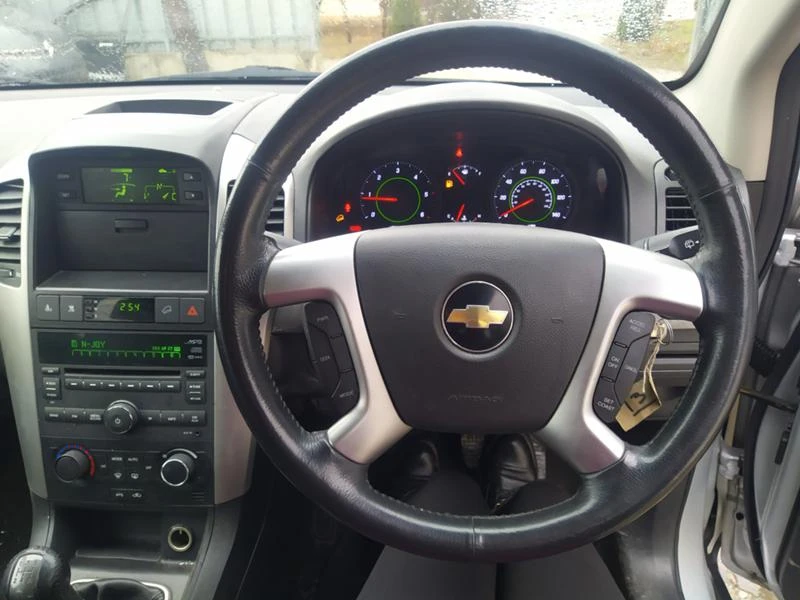 Chevrolet Captiva 2.0 дизел, снимка 14 - Автомобили и джипове - 35326147