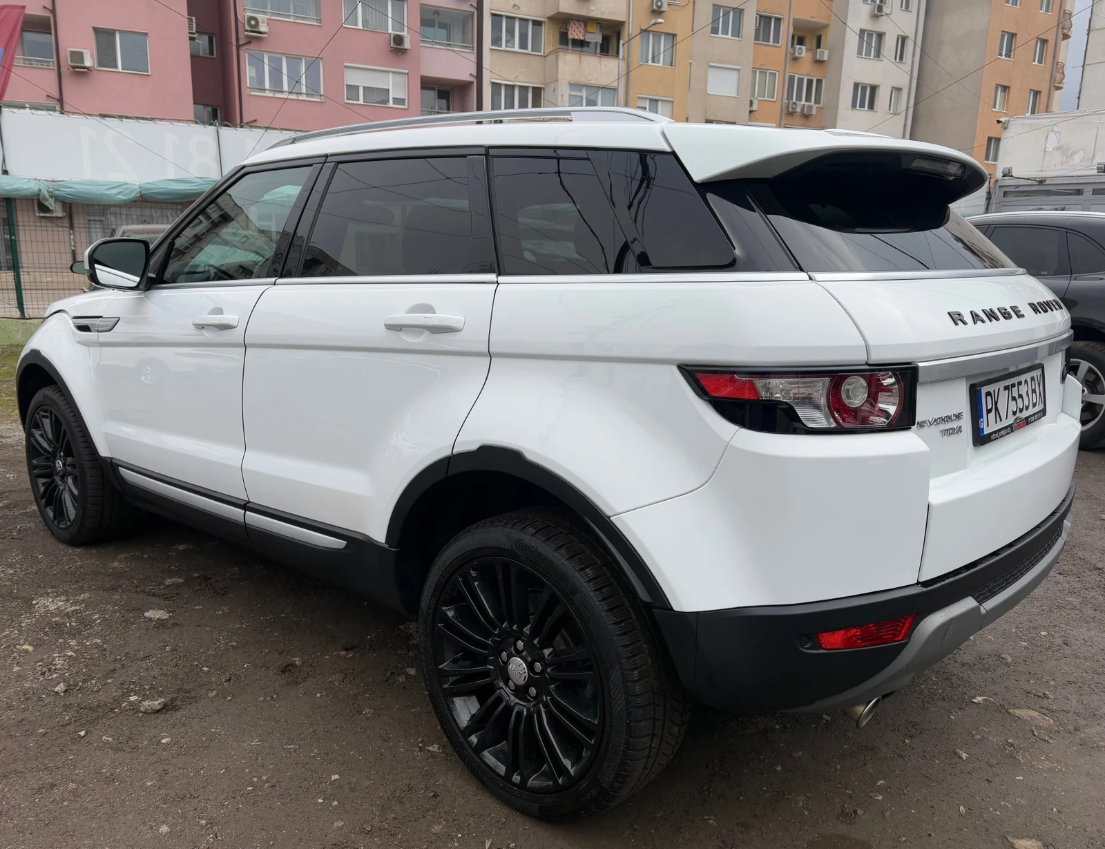 Land Rover Range Rover Evoque 2.2D-150HP= ОБСЛУЖЕН= НОВИ ЗИМНИ ГУМИ= ОТЛИЧЕН - изображение 3