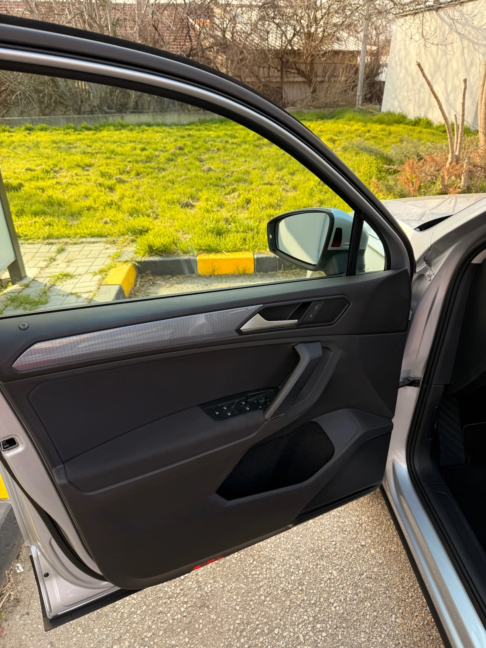 VW Tiguan, снимка 11 - Автомобили и джипове - 53697353