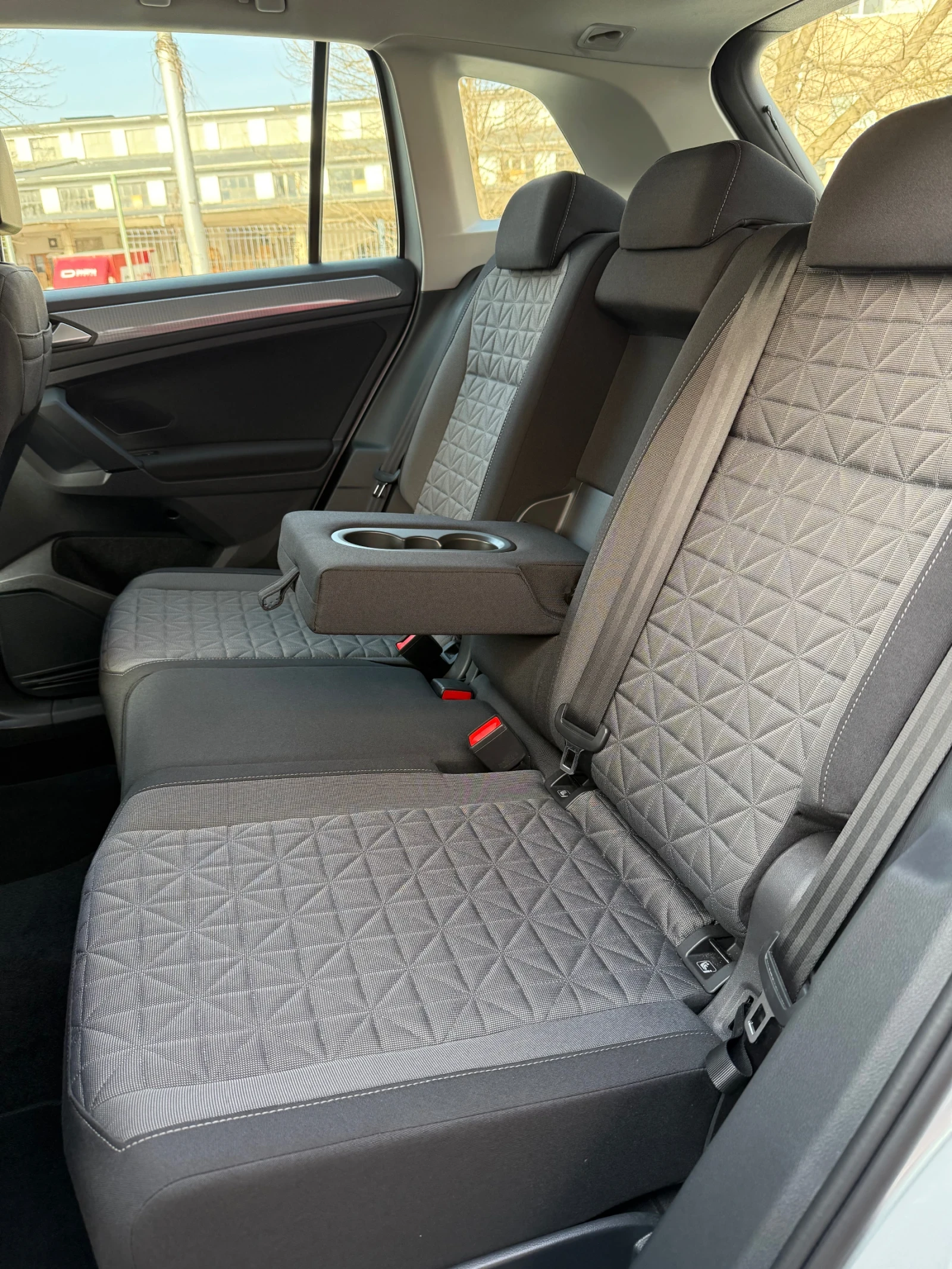 VW Tiguan, снимка 13 - Автомобили и джипове - 53697353