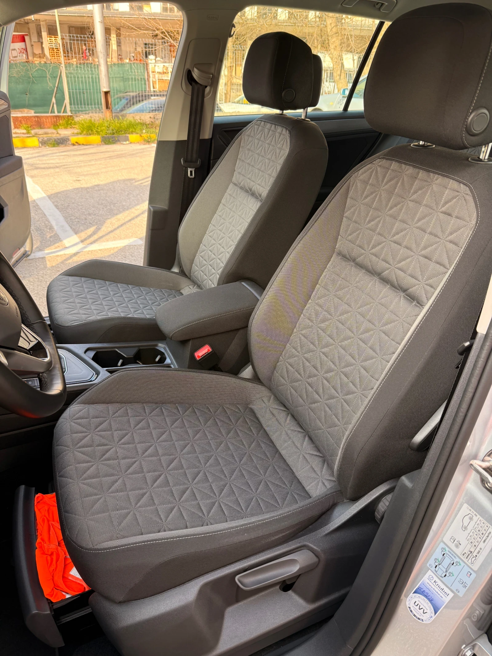 VW Tiguan, снимка 17 - Автомобили и джипове - 53697353