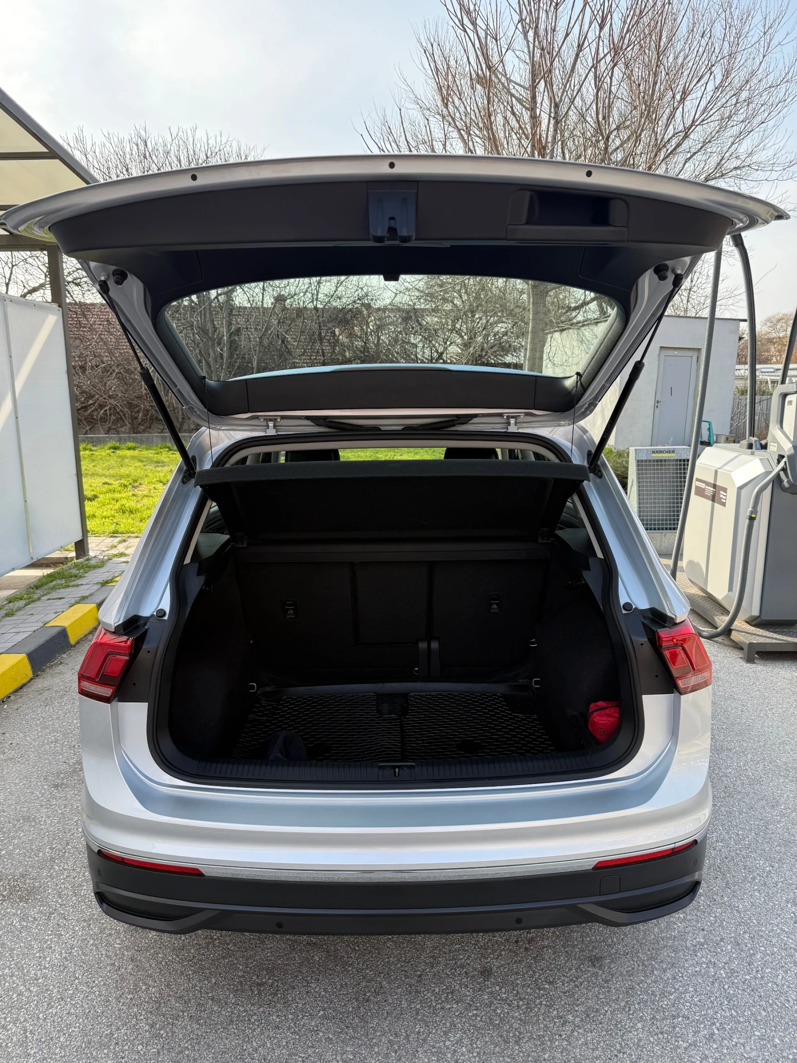 VW Tiguan, снимка 16 - Автомобили и джипове - 53697353