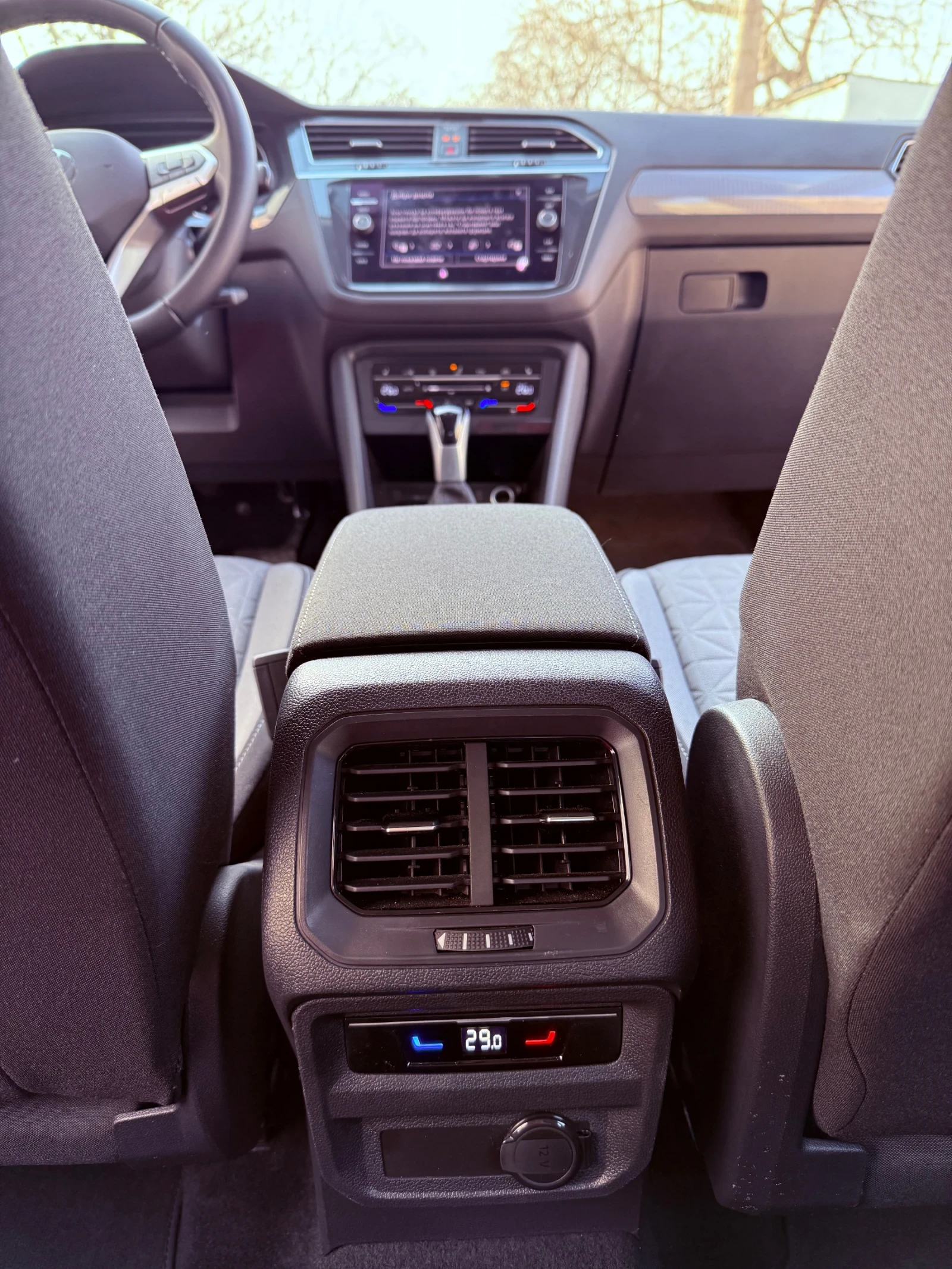 VW Tiguan, снимка 12 - Автомобили и джипове - 53697353