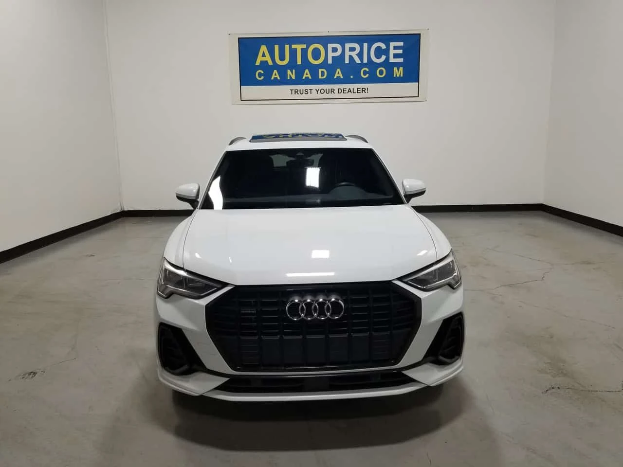 Audi Q3 * Technik * DISTRONIC* AMBIENTNO* ПАНОРАМА* , снимка 6 - Автомобили и джипове - 54001896