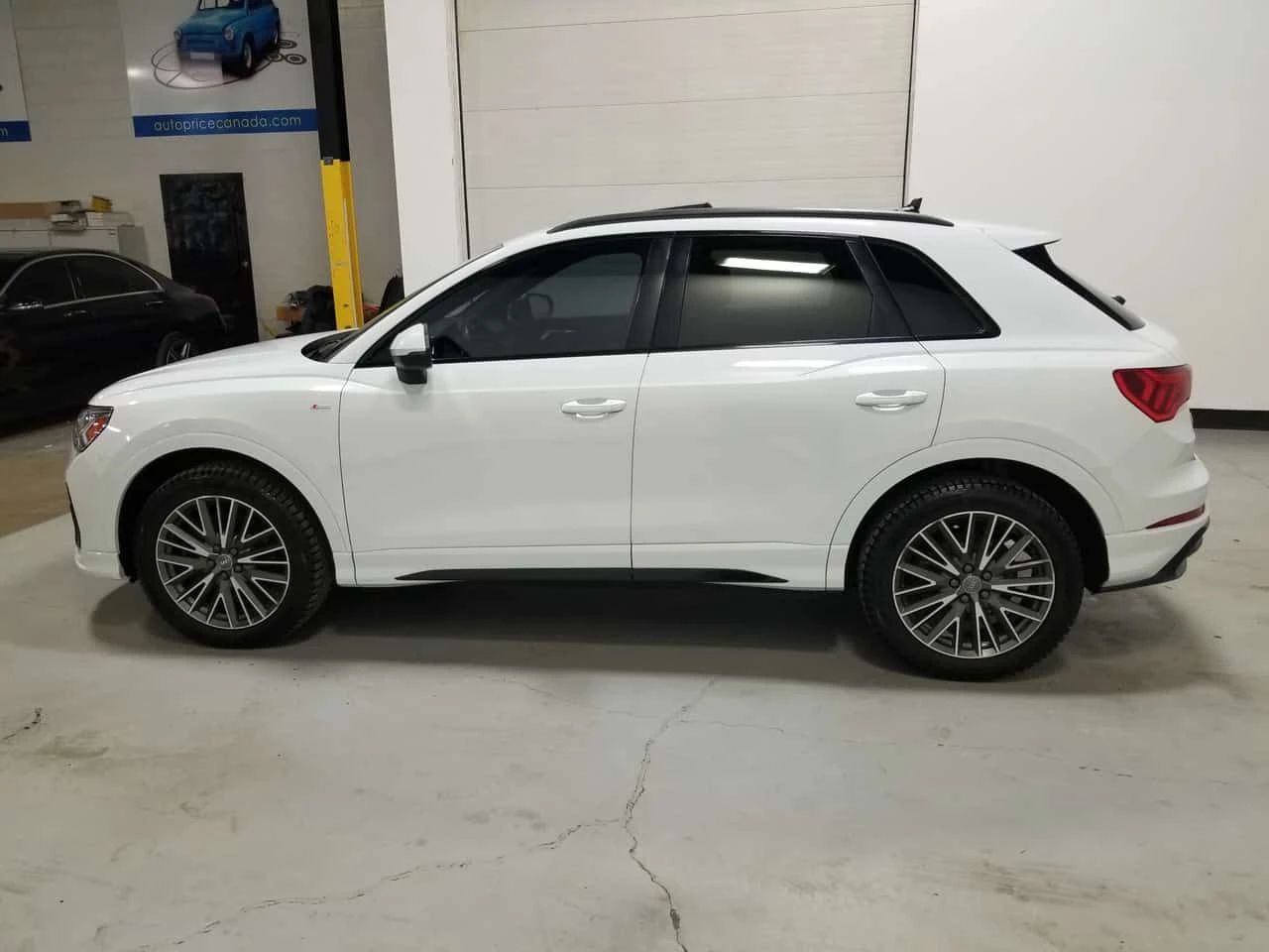 Audi Q3 * Technik * DISTRONIC* AMBIENTNO* ПАНОРАМА* , снимка 2 - Автомобили и джипове - 54001896