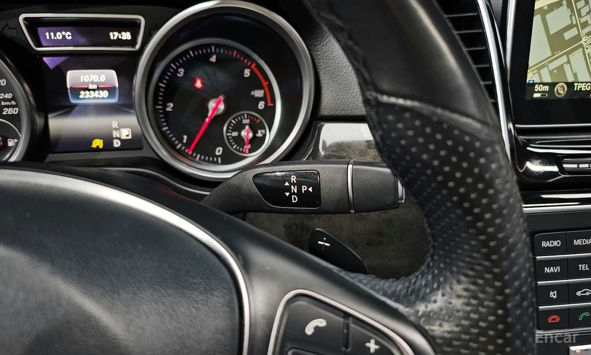 Mercedes-Benz GLE 250, снимка 9 - Автомобили и джипове - 54108849