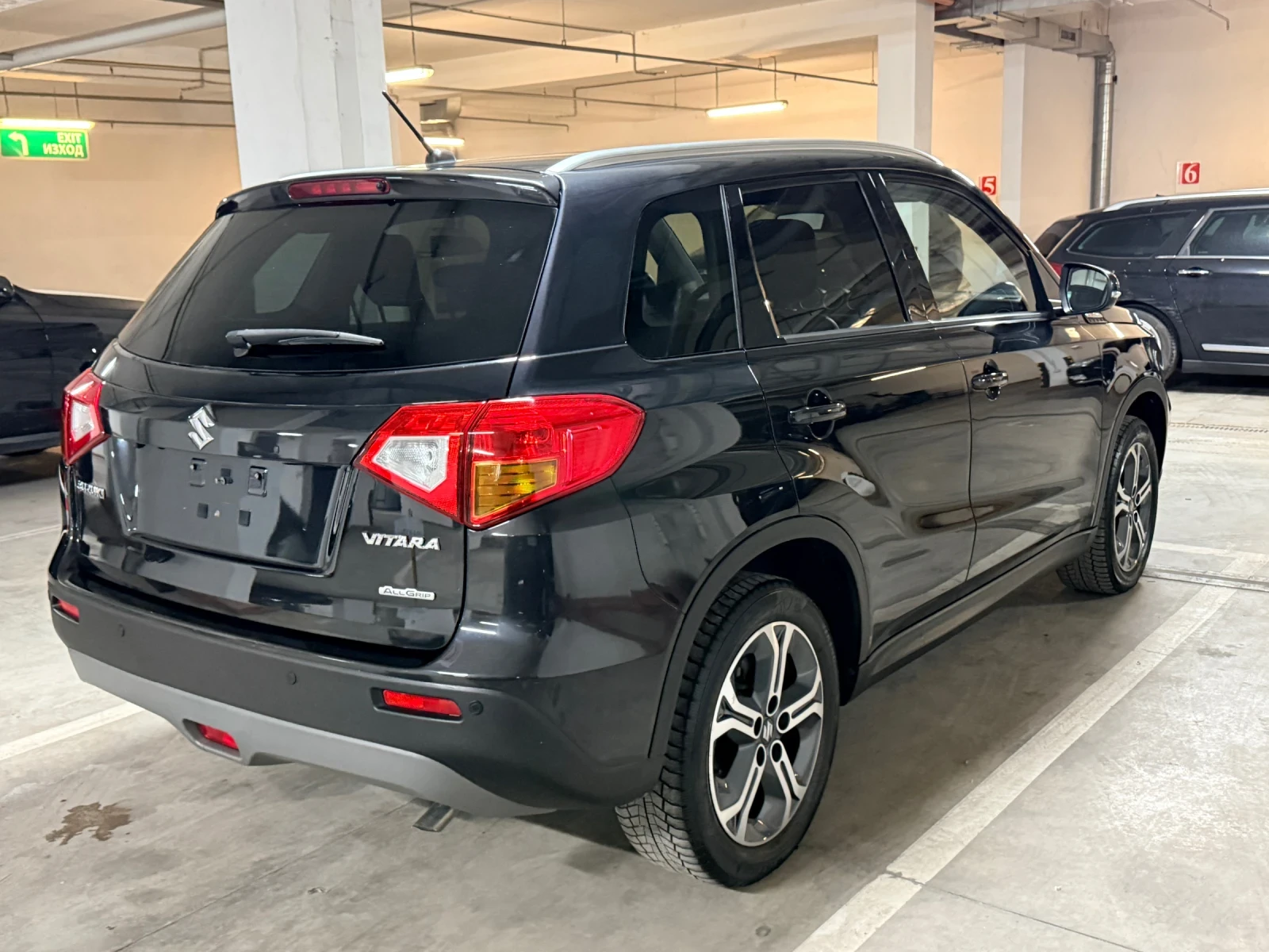 Suzuki Vitara 1.6i* 4x4* ГАЗ* LEД* ДИСТРОНИК* КОЖА* CarPlay/Andr, снимка 4 - Автомобили и джипове - 54222157