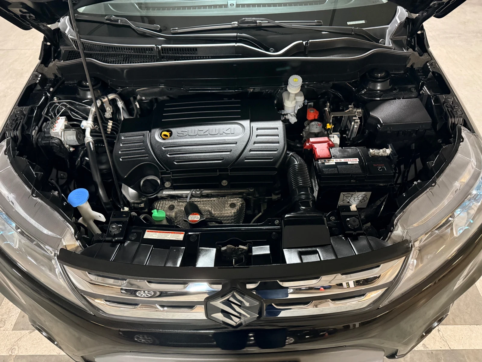 Suzuki Vitara 1.6i* 4x4* ГАЗ* LEД* ДИСТРОНИК* КОЖА* CarPlay/Andr, снимка 17 - Автомобили и джипове - 54222157