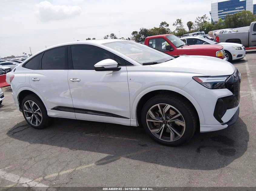 Audi Q4 Sportback E-Tron Premium 50 Quattro, снимка 13 - Автомобили и джипове - 54769897