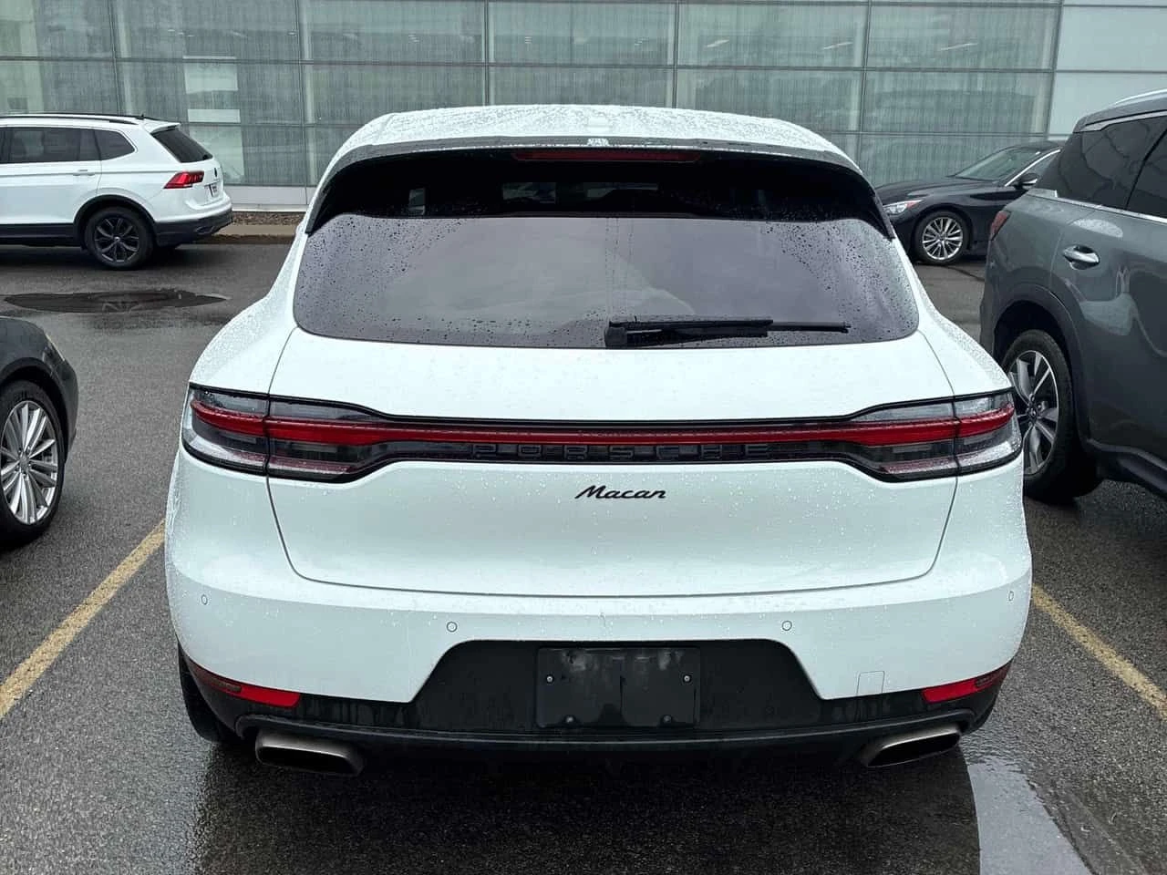 Porsche Macan * AWD * ОБДУХВАНЕ * KEYLESS * ПОДГРЕВИ * АВТОКРЕДИ, снимка 4 - Автомобили и джипове - 55015687
