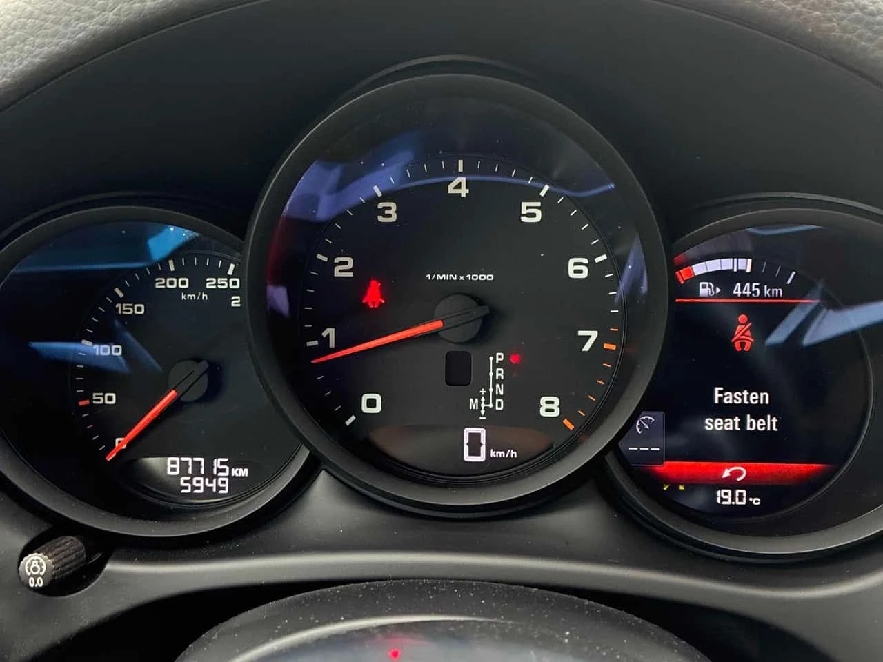 Porsche Macan * AWD * ОБДУХВАНЕ * KEYLESS * ПОДГРЕВИ * АВТОКРЕДИ, снимка 8 - Автомобили и джипове - 55015687