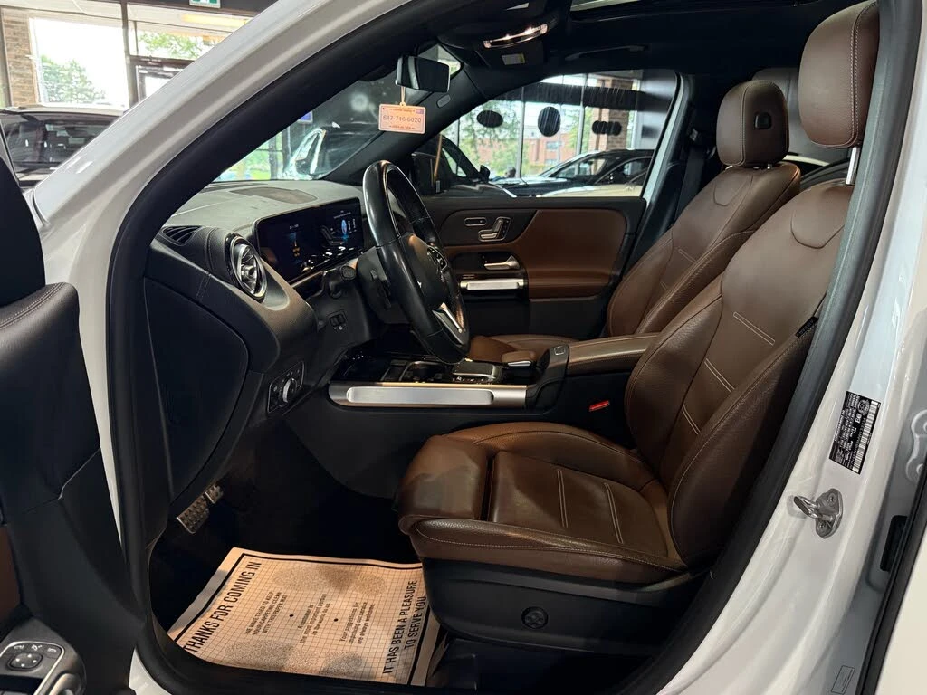 Mercedes-Benz GLB 250 4MATIC* AMG* DISTRONIC* ПАНО* 360* КРАЙНА ЦЕНА, снимка 9 - Автомобили и джипове - 55941367