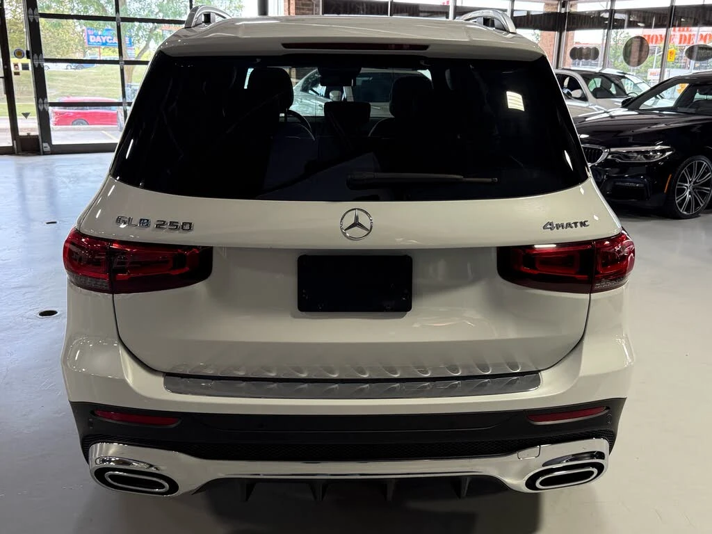 Mercedes-Benz GLB 250 4MATIC* AMG* DISTRONIC* ПАНО* 360* КРАЙНА ЦЕНА, снимка 5 - Автомобили и джипове - 55941367