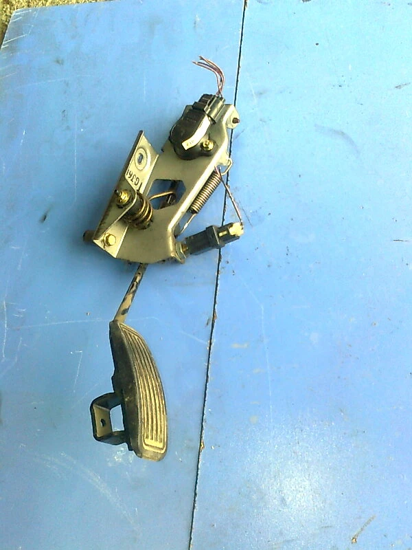 педал газ за Мазда 6 2.0D (1)