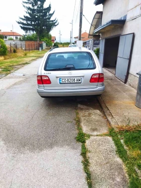Mercedes-Benz E 200, снимка 4